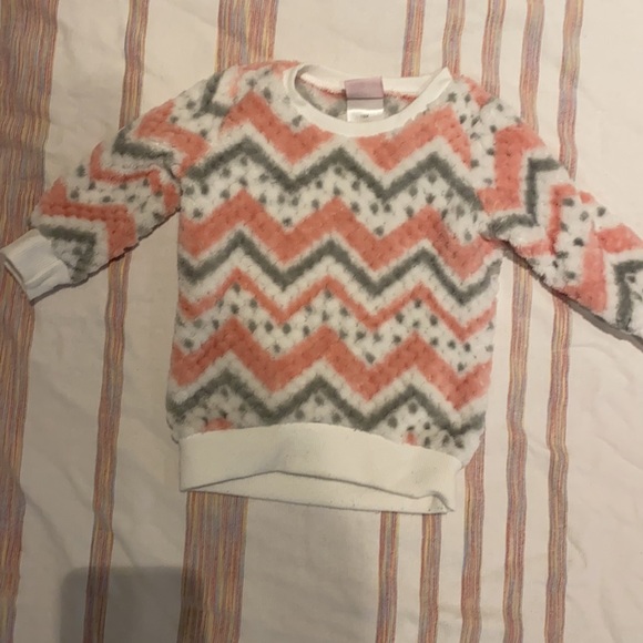 Multiple Sweaters - Picture 3 of 4